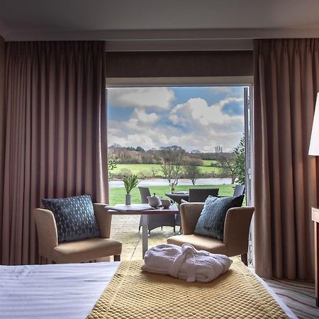 Lakeside Park Hotel & Spa Fishbourne  Exteriör bild
