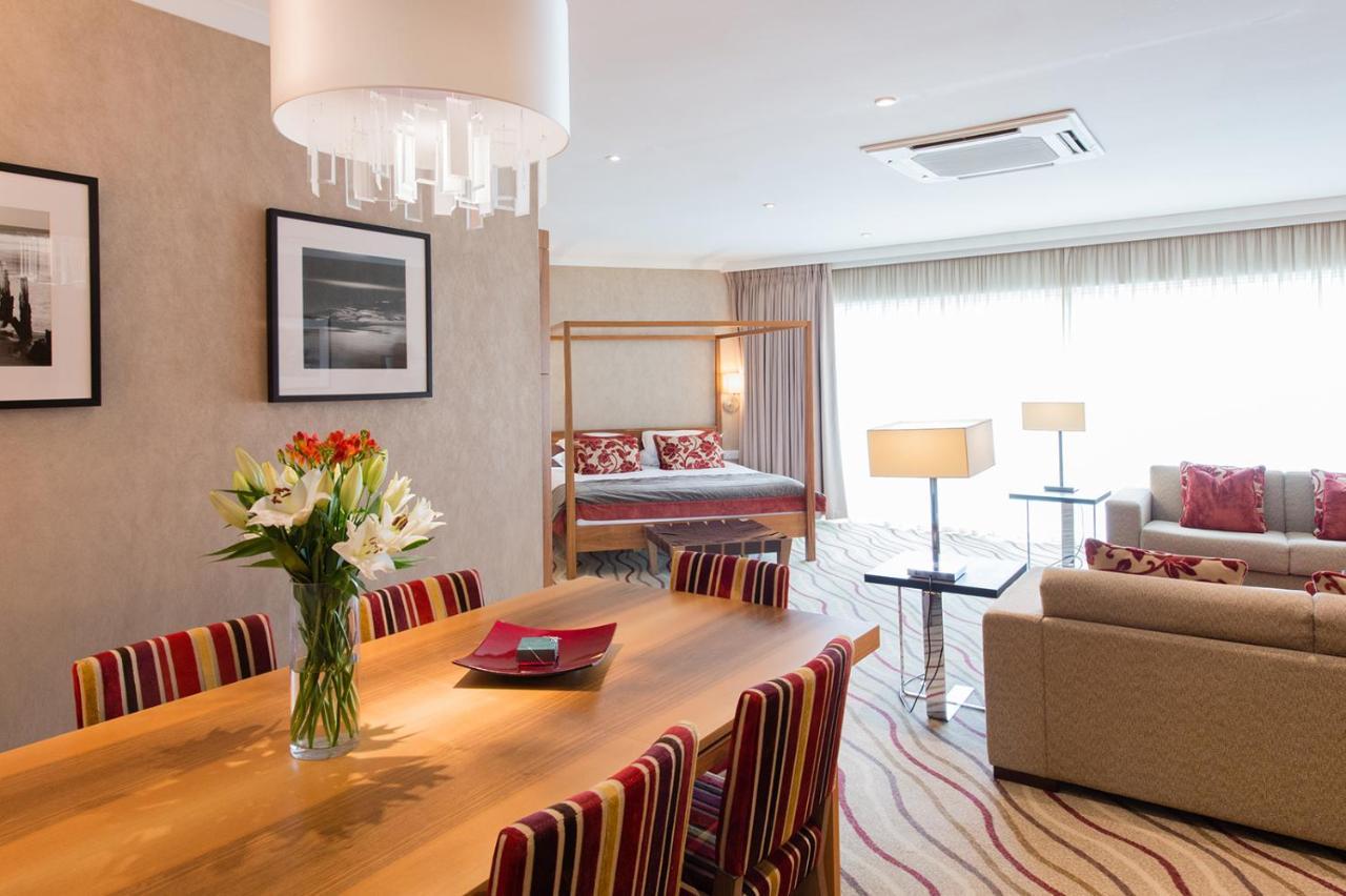 Lakeside Park Hotel & Spa Fishbourne  Exteriör bild