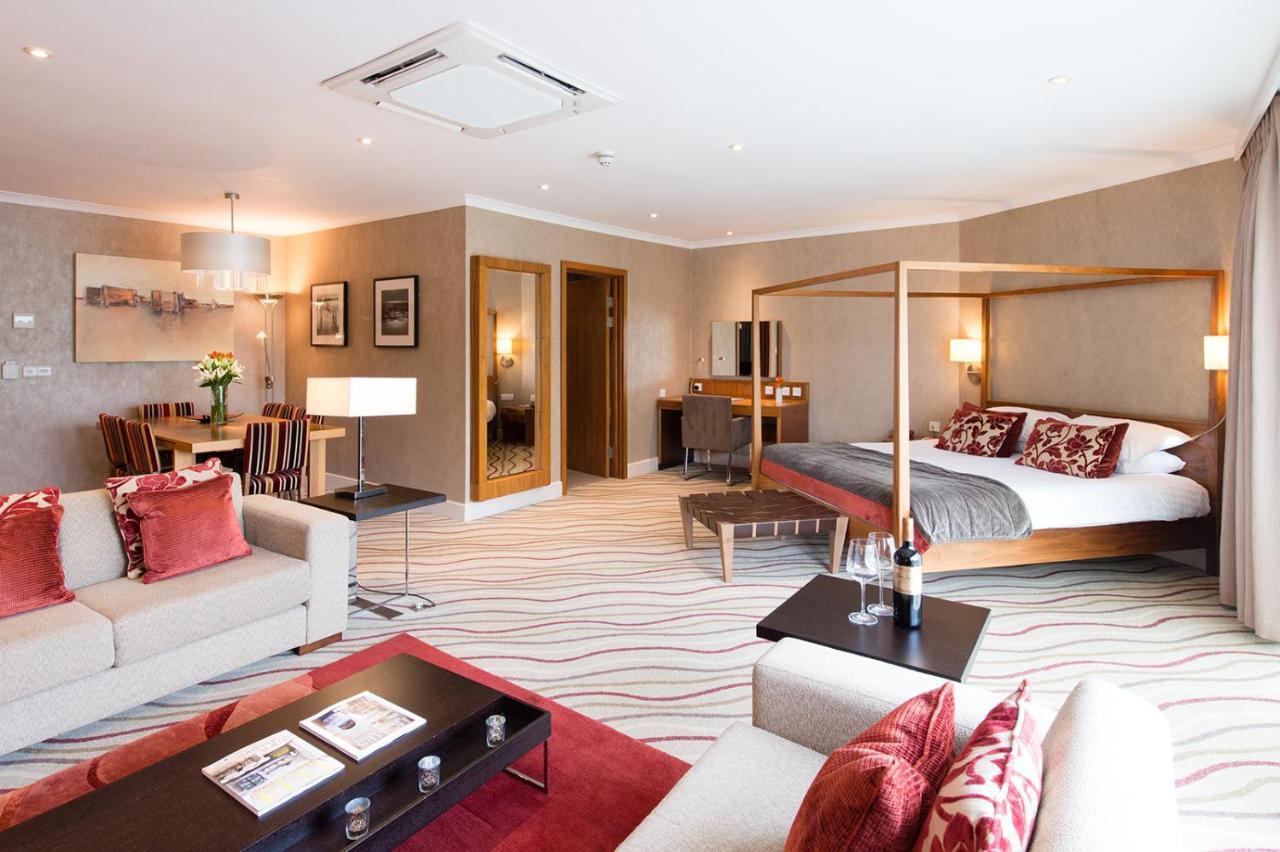 Lakeside Park Hotel & Spa Fishbourne  Exteriör bild
