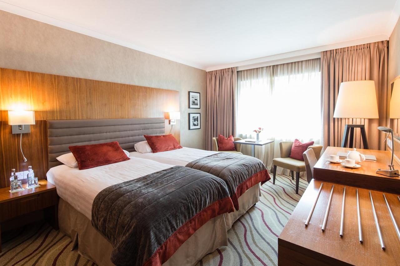 Lakeside Park Hotel & Spa Fishbourne  Exteriör bild