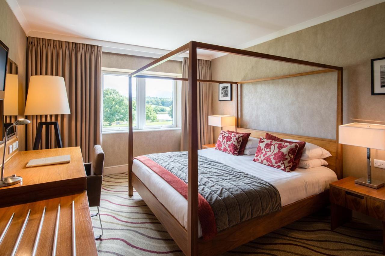 Lakeside Park Hotel & Spa Fishbourne  Exteriör bild