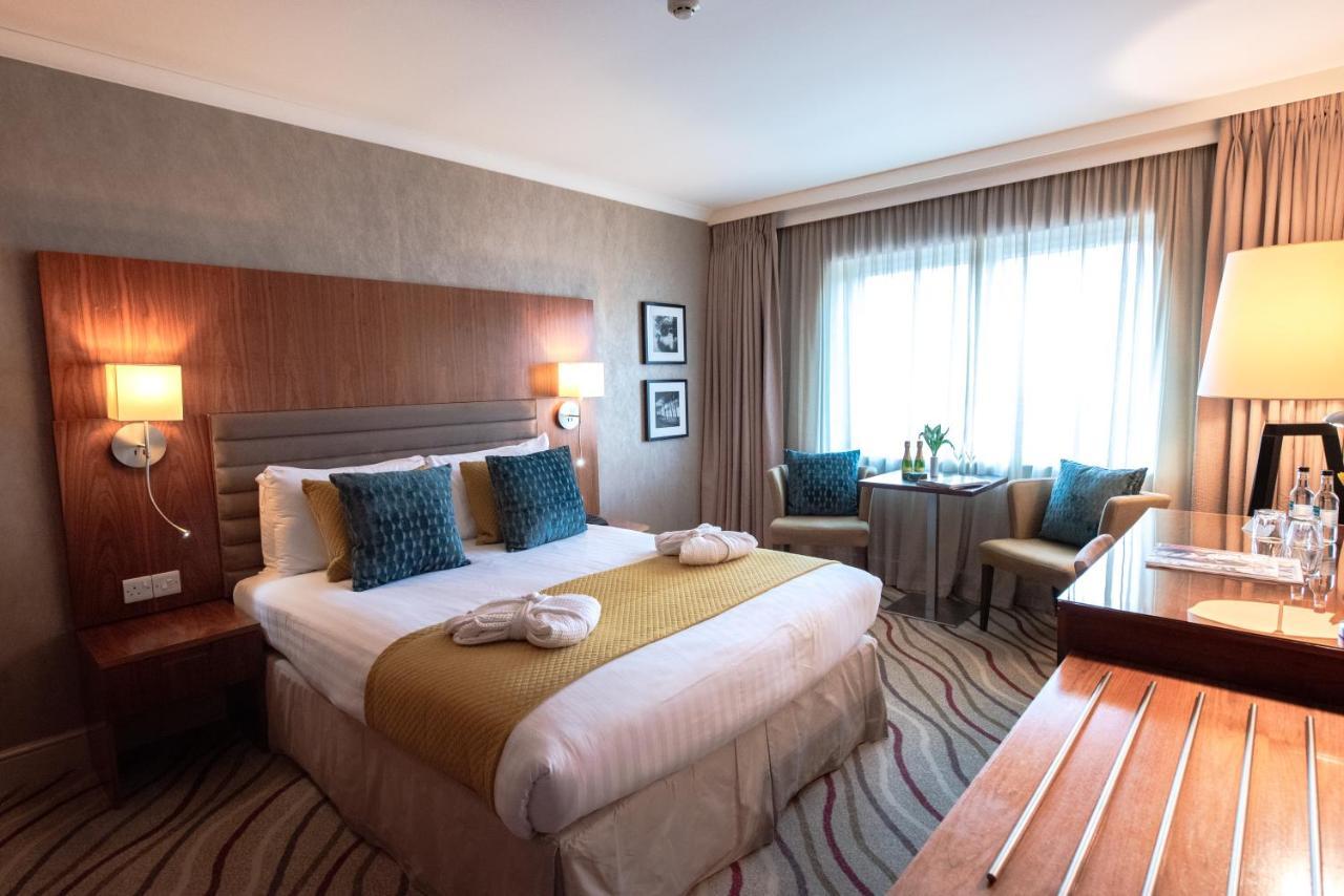 Lakeside Park Hotel & Spa Fishbourne  Exteriör bild