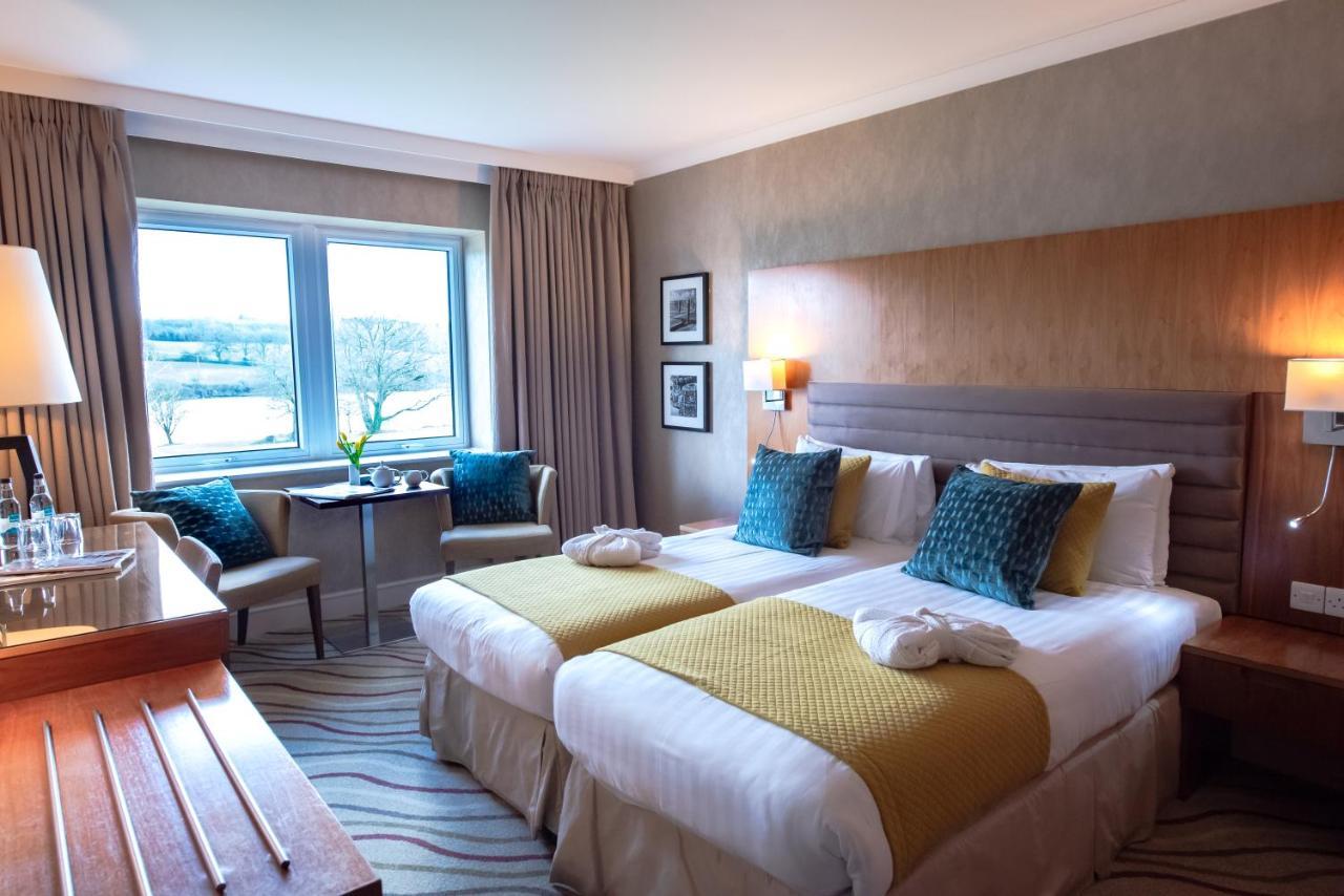 Lakeside Park Hotel & Spa Fishbourne  Exteriör bild