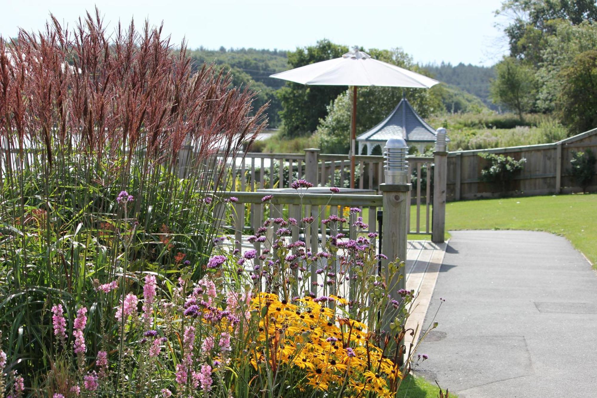 Lakeside Park Hotel & Spa Fishbourne  Exteriör bild