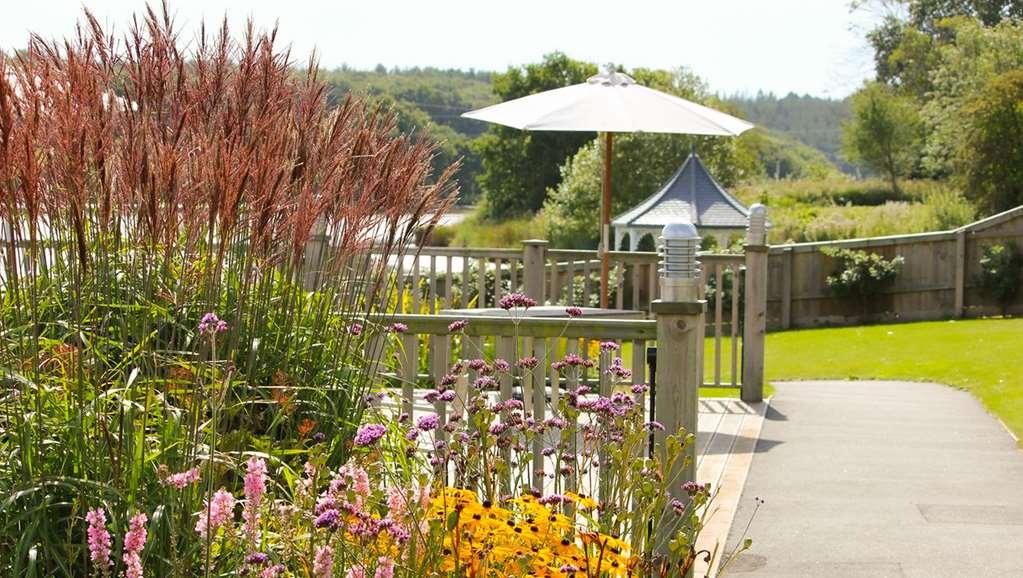 Lakeside Park Hotel & Spa Fishbourne  Exteriör bild