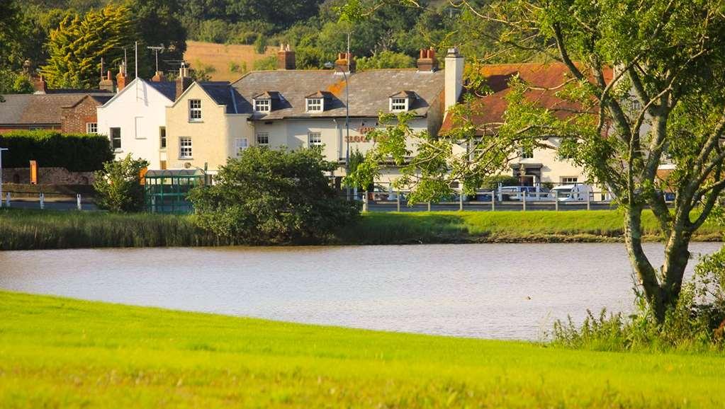 Lakeside Park Hotel & Spa Fishbourne  Exteriör bild