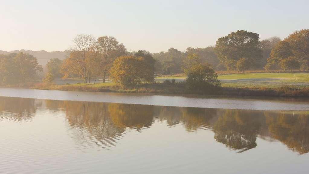 Lakeside Park Hotel & Spa Fishbourne  Exteriör bild